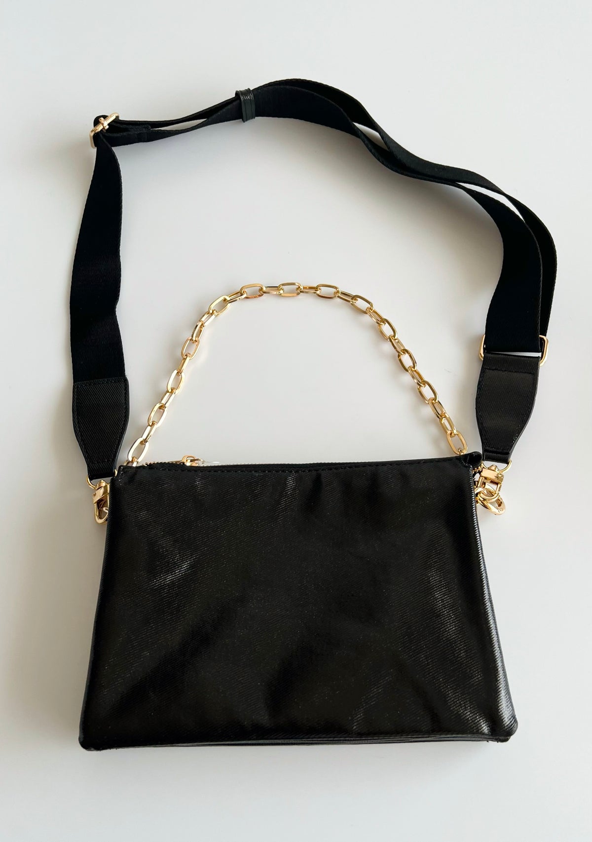 Vegan Leather Messenger Chain Bag - Black-240 Bags-BC Handbags-Coastal Bloom Boutique, find the trendiest versions of the popular styles and looks Located in Indialantic, FL