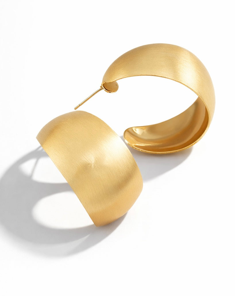 Everyday Luxe Curve Hoops