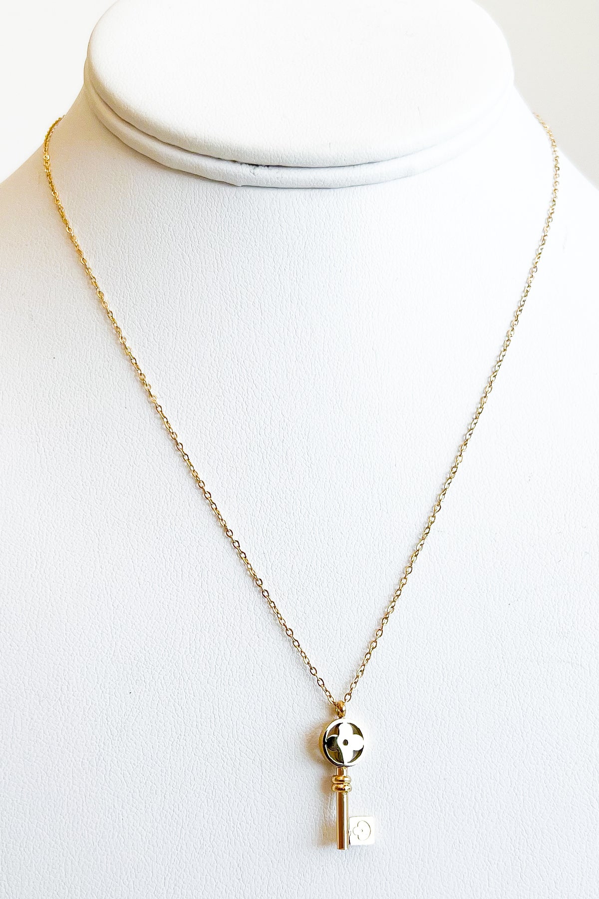 Clover Key Pendant Necklace-230 Jewelry-GS JEWELRY-Coastal Bloom Boutique, find the trendiest versions of the popular styles and looks Located in Indialantic, FL