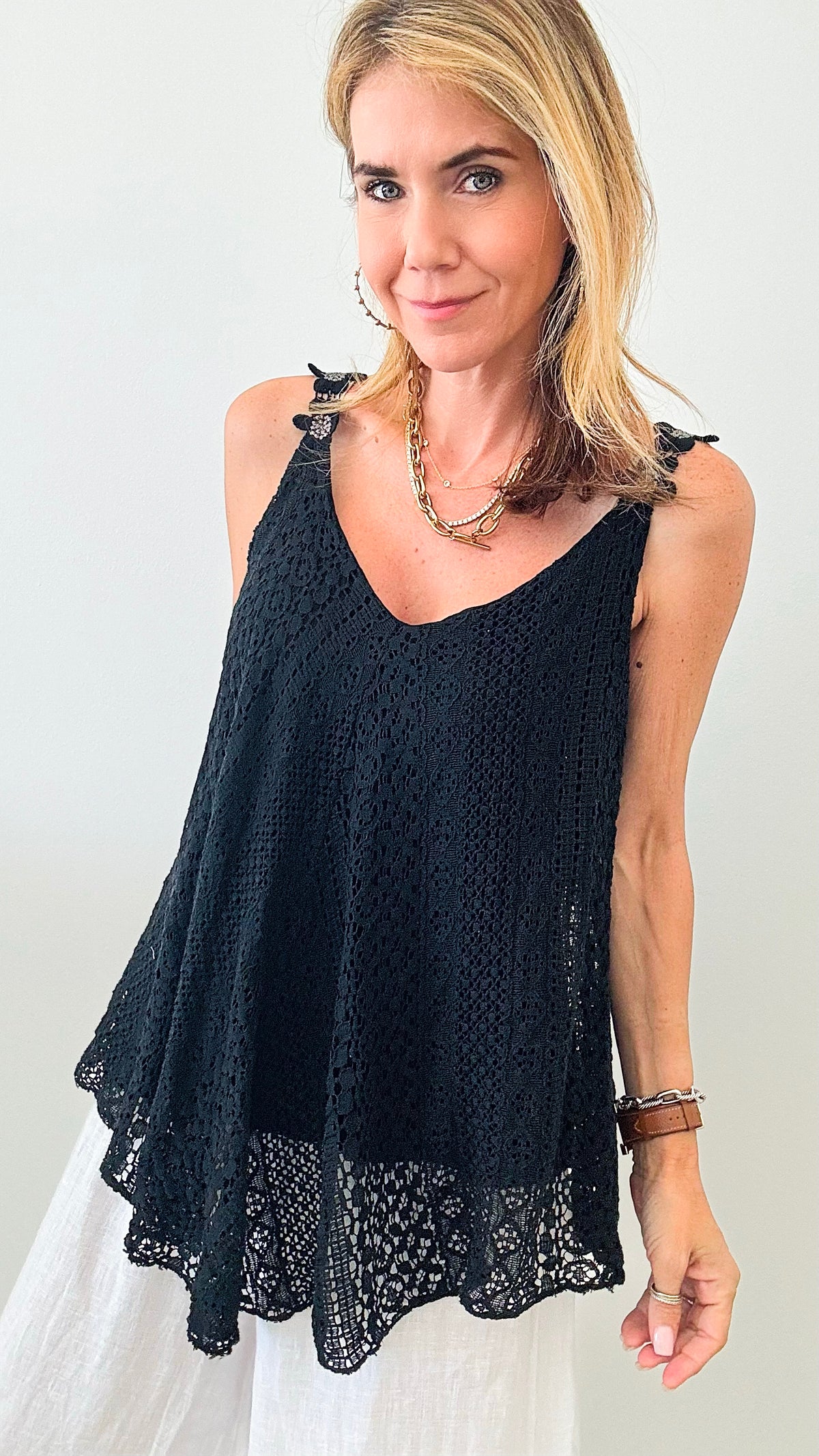 Delicate Daisy Italian Tank - Black-00 Sleevless Tops-Italianissimo-Coastal Bloom Boutique, find the trendiest versions of the popular styles and looks Located in Indialantic, FL