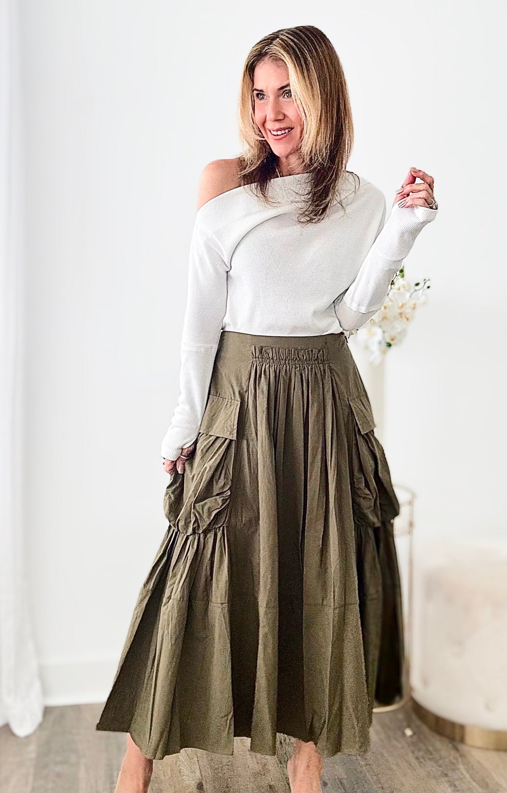 Pleated midi hotsell skirt with pockets