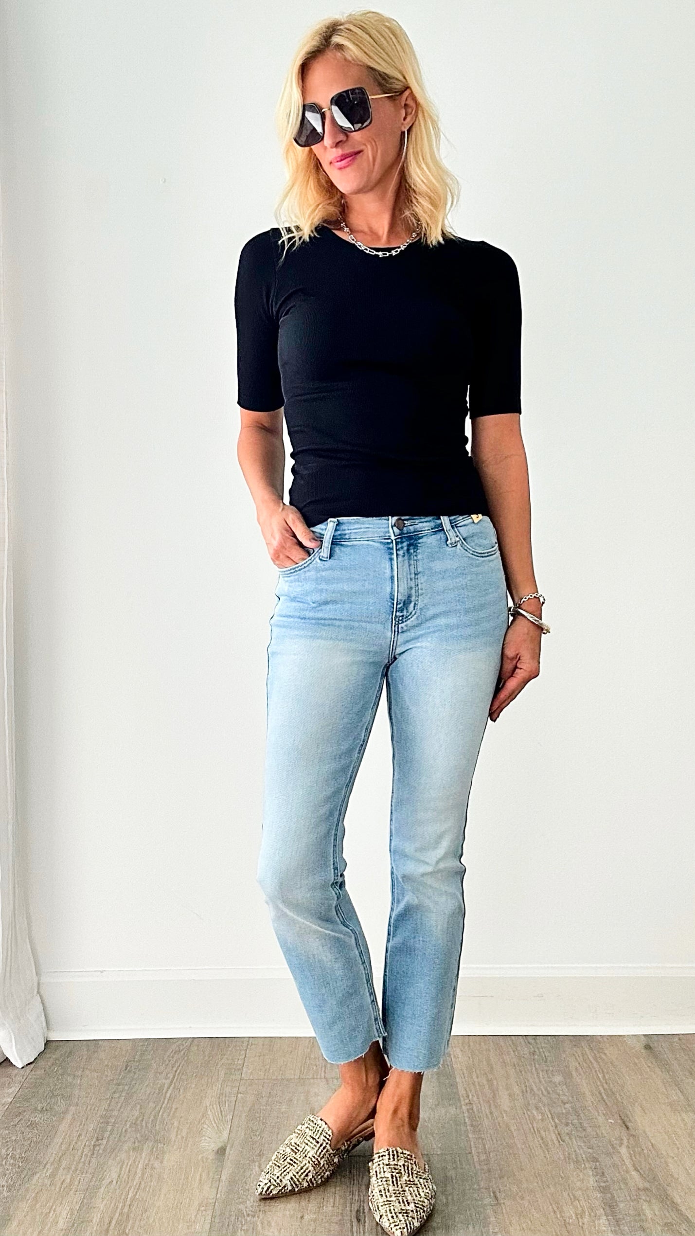 Mid Rise Straight Leg Jeans-170 Bottoms-Vibrant M.i.U-Coastal Bloom Boutique, find the trendiest versions of the popular styles and looks Located in Indialantic, FL