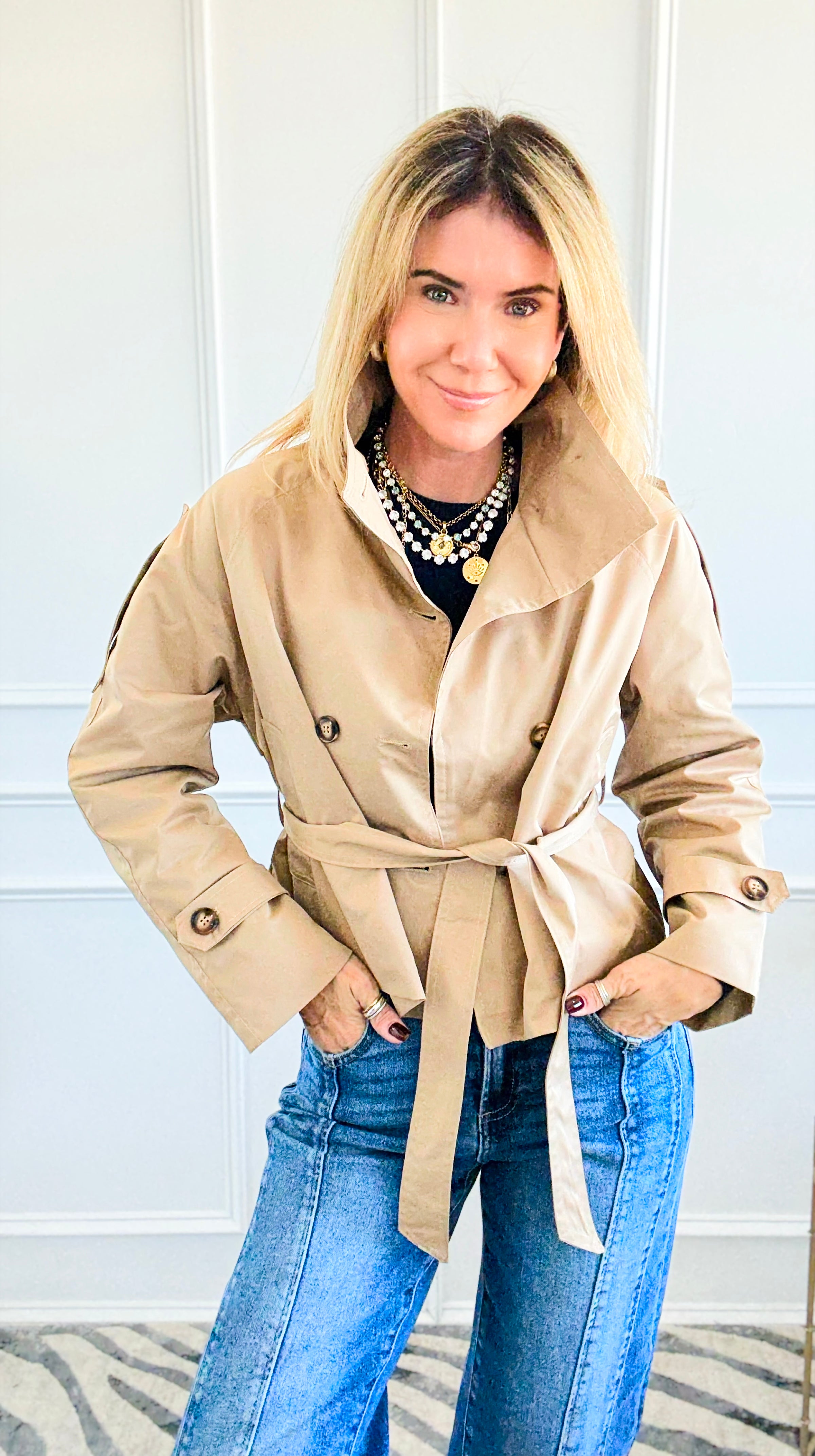 Chic Belted Double Breasted Jacket