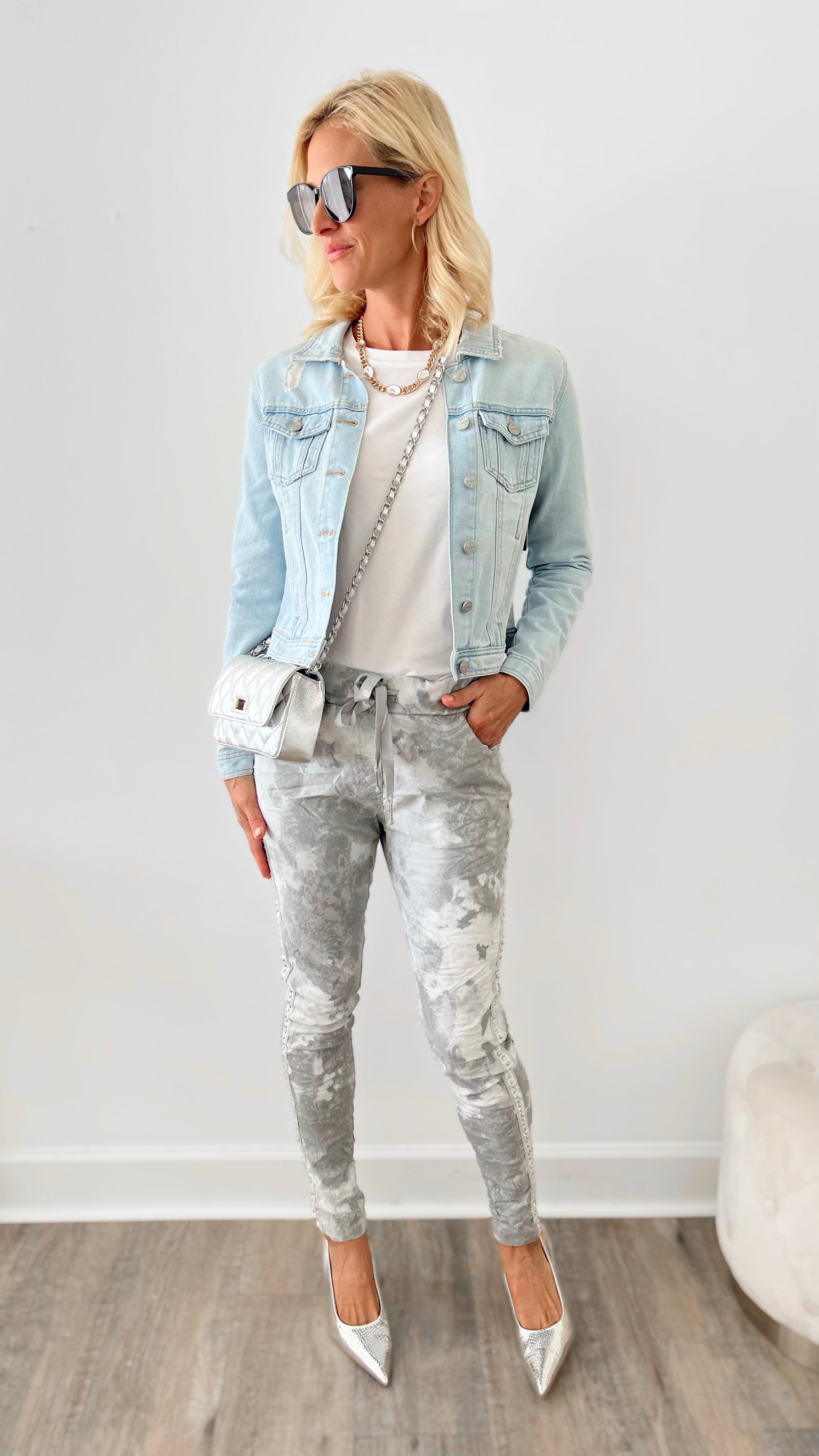Classic Retro Denim Jacket-160 Jackets-Boom Boom Jeans-Coastal Bloom Boutique, find the trendiest versions of the popular styles and looks Located in Indialantic, FL