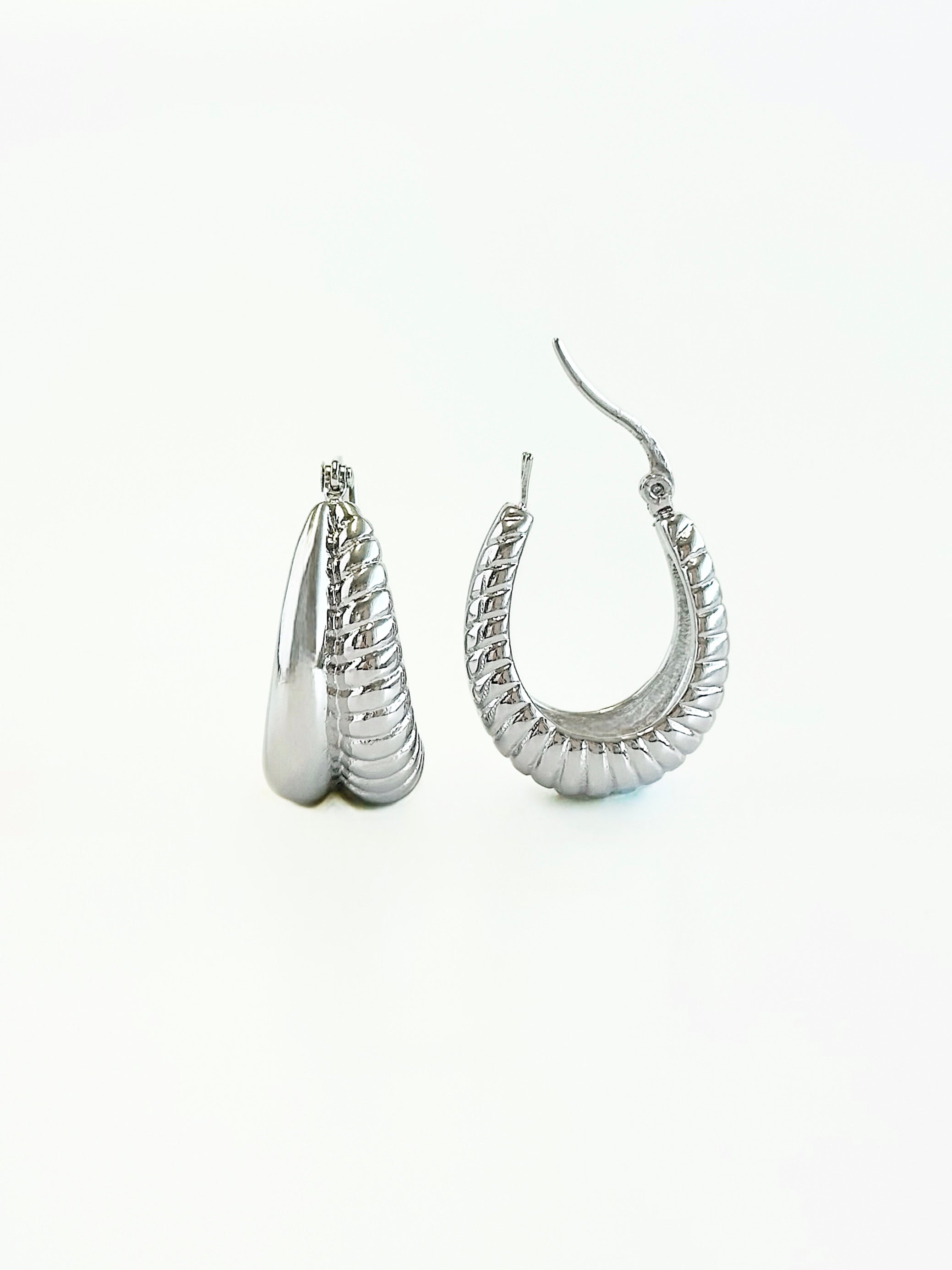 Smooth & Twist Hoop Earring-230 Jewelry-NYC-Coastal Bloom Boutique, find the trendiest versions of the popular styles and looks Located in Indialantic, FL