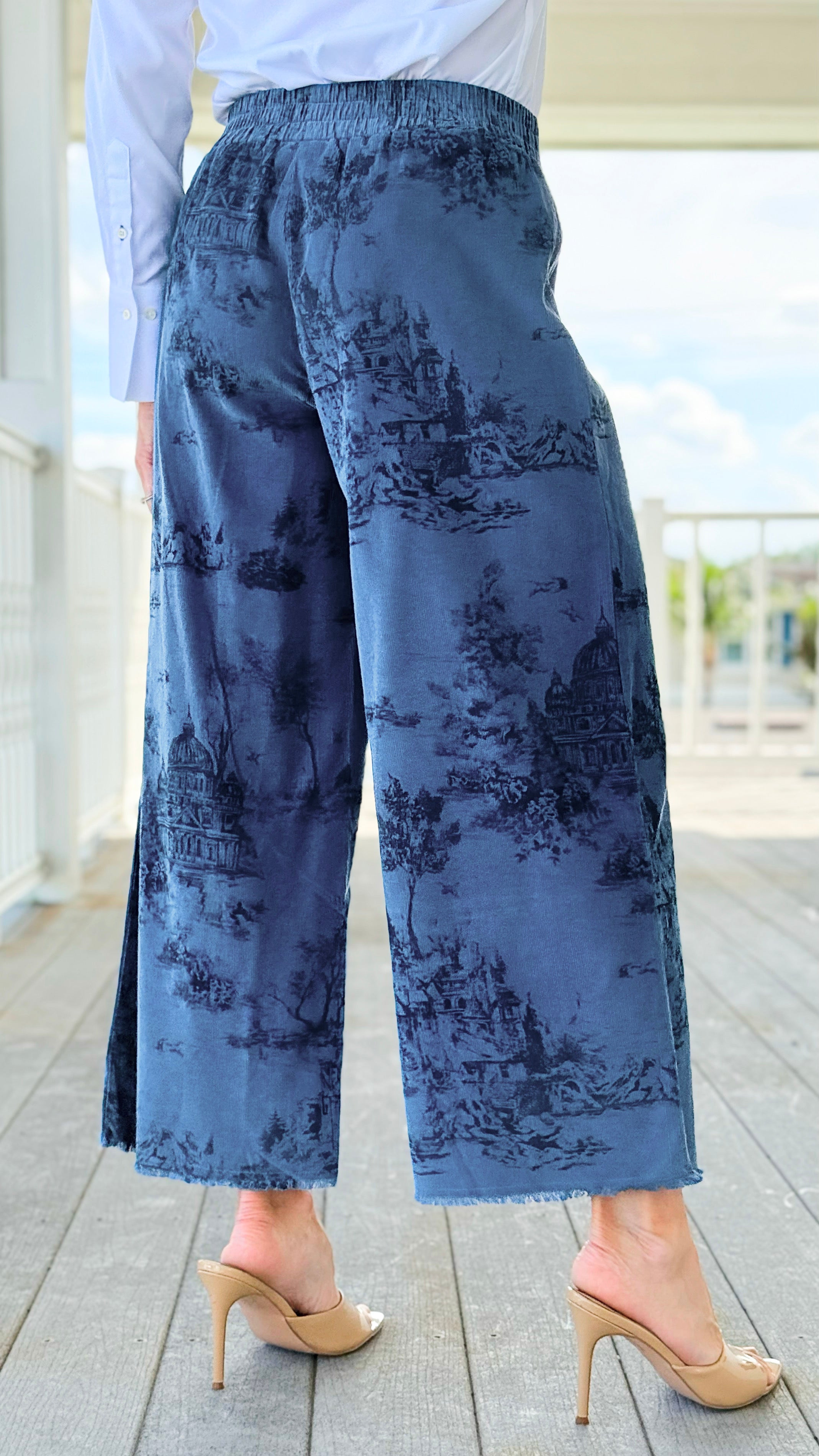 Scenic Story Wide Leg Pants