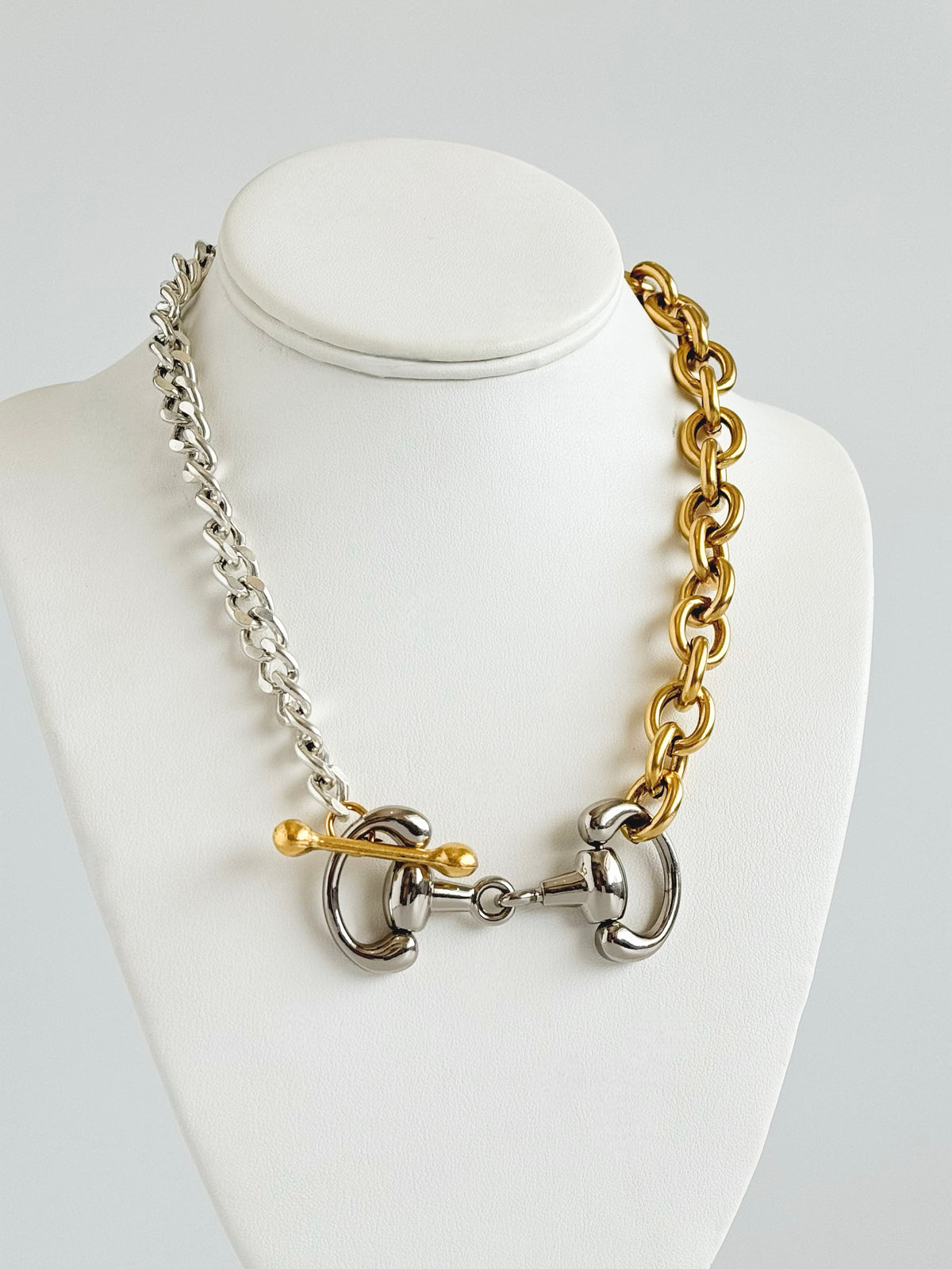 Chunky Horsebit Toggle Necklace-230 Jewelry-YOCHI-Coastal Bloom Boutique, find the trendiest versions of the popular styles and looks Located in Indialantic, FL