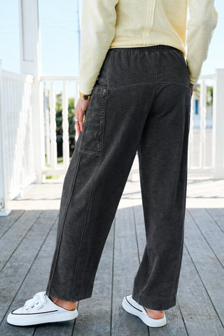 Off-Duty Wide-Leg Jogger Pants - Black
