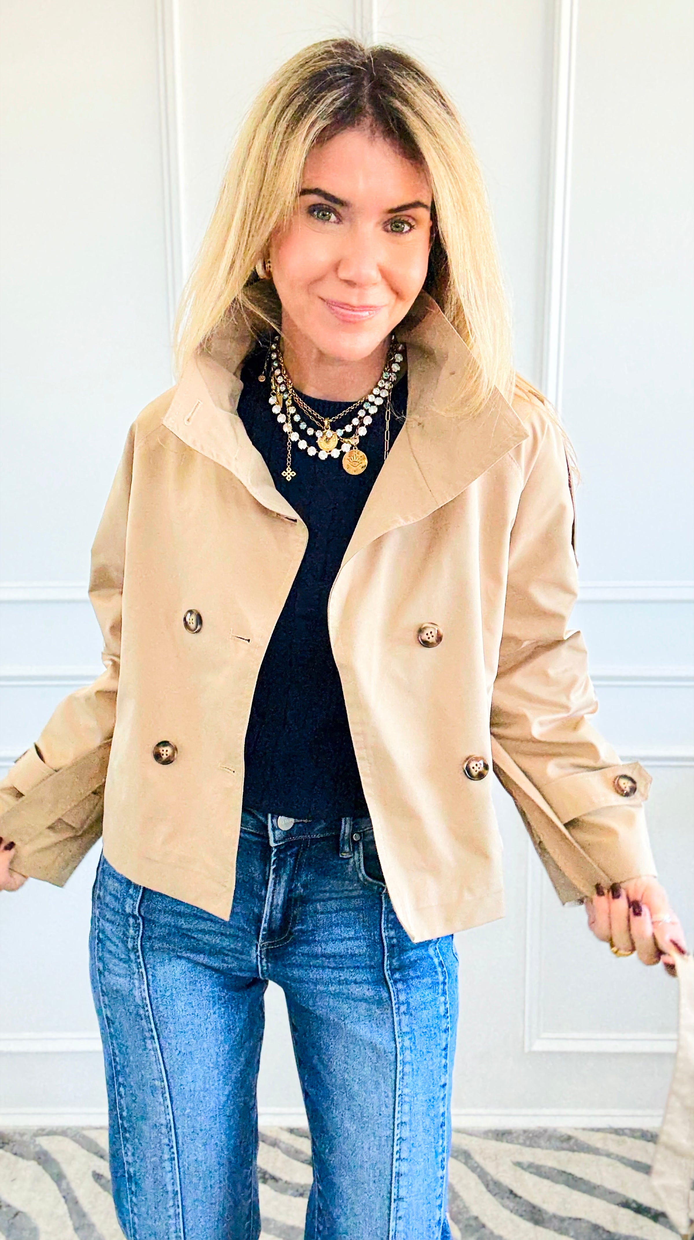 Chic Belted Double Breasted Jacket