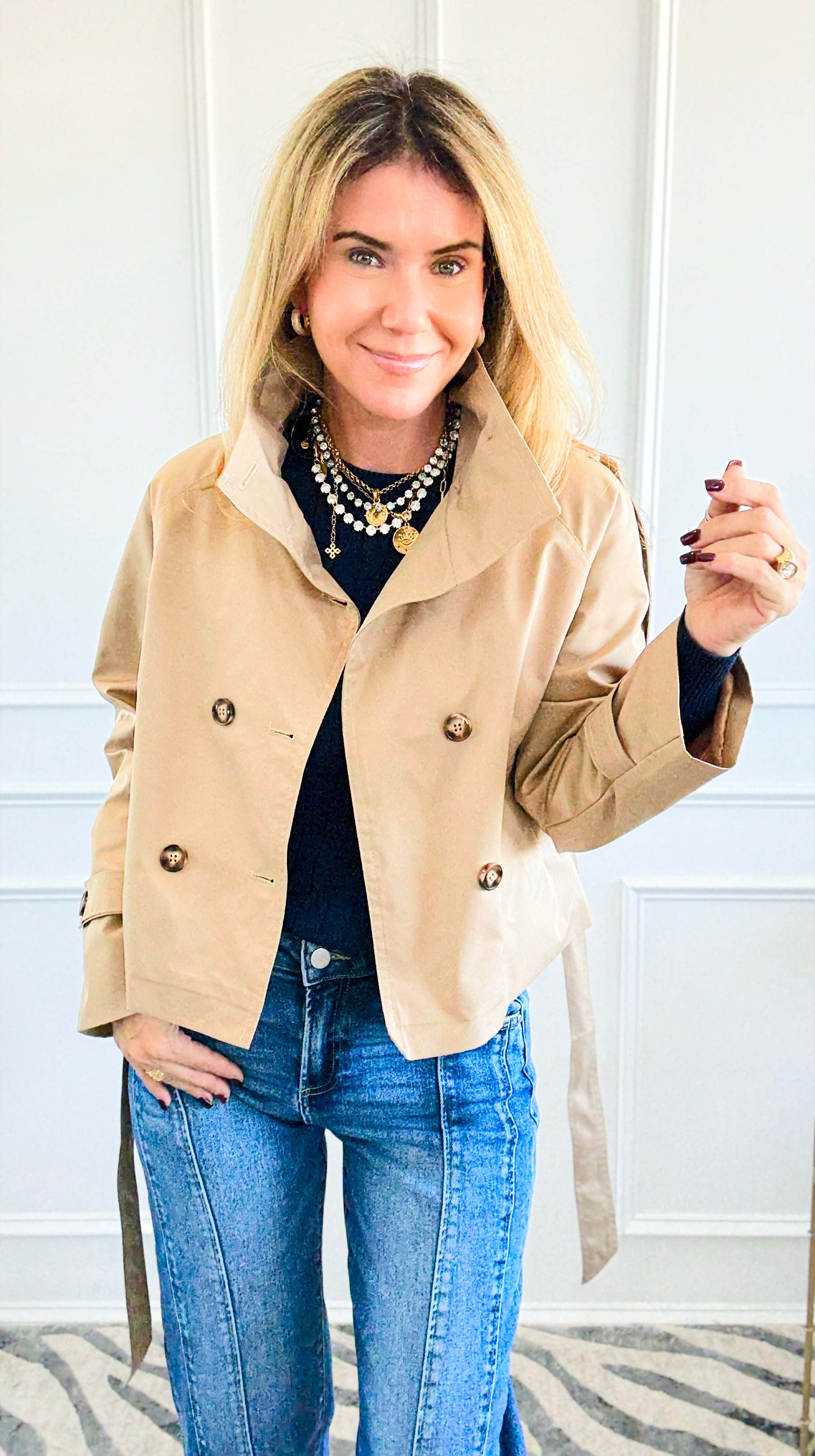 Chic Belted Double Breasted Jacket