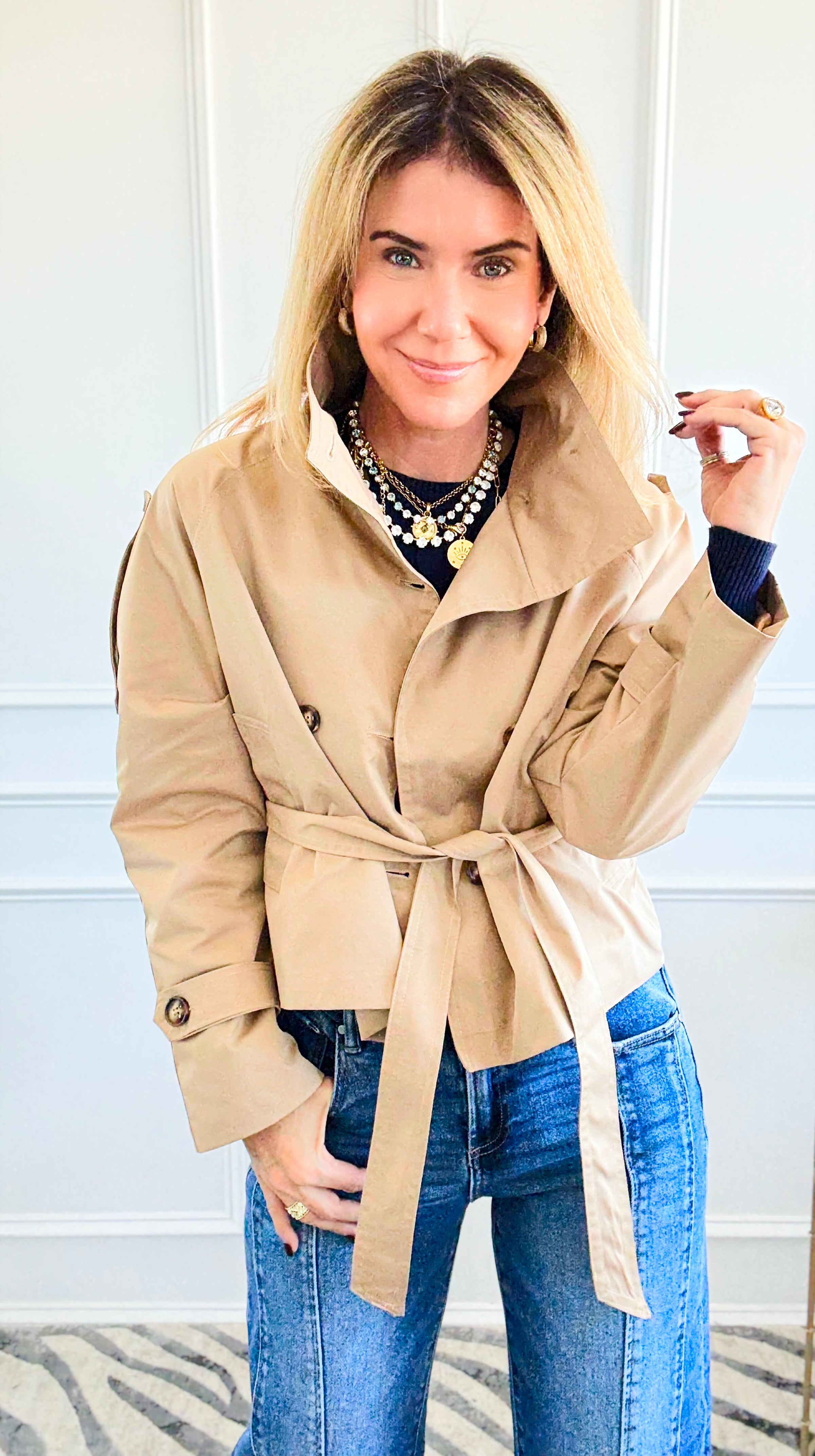 Chic Belted Double Breasted Jacket