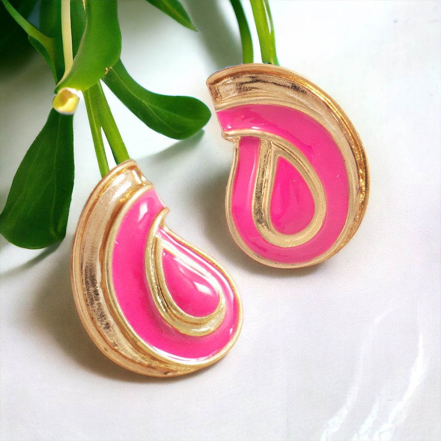 Swirl Conch Shell Earrings - Pink-230 Jewelry-Wona Trading-Coastal Bloom Boutique, find the trendiest versions of the popular styles and looks Located in Indialantic, FL