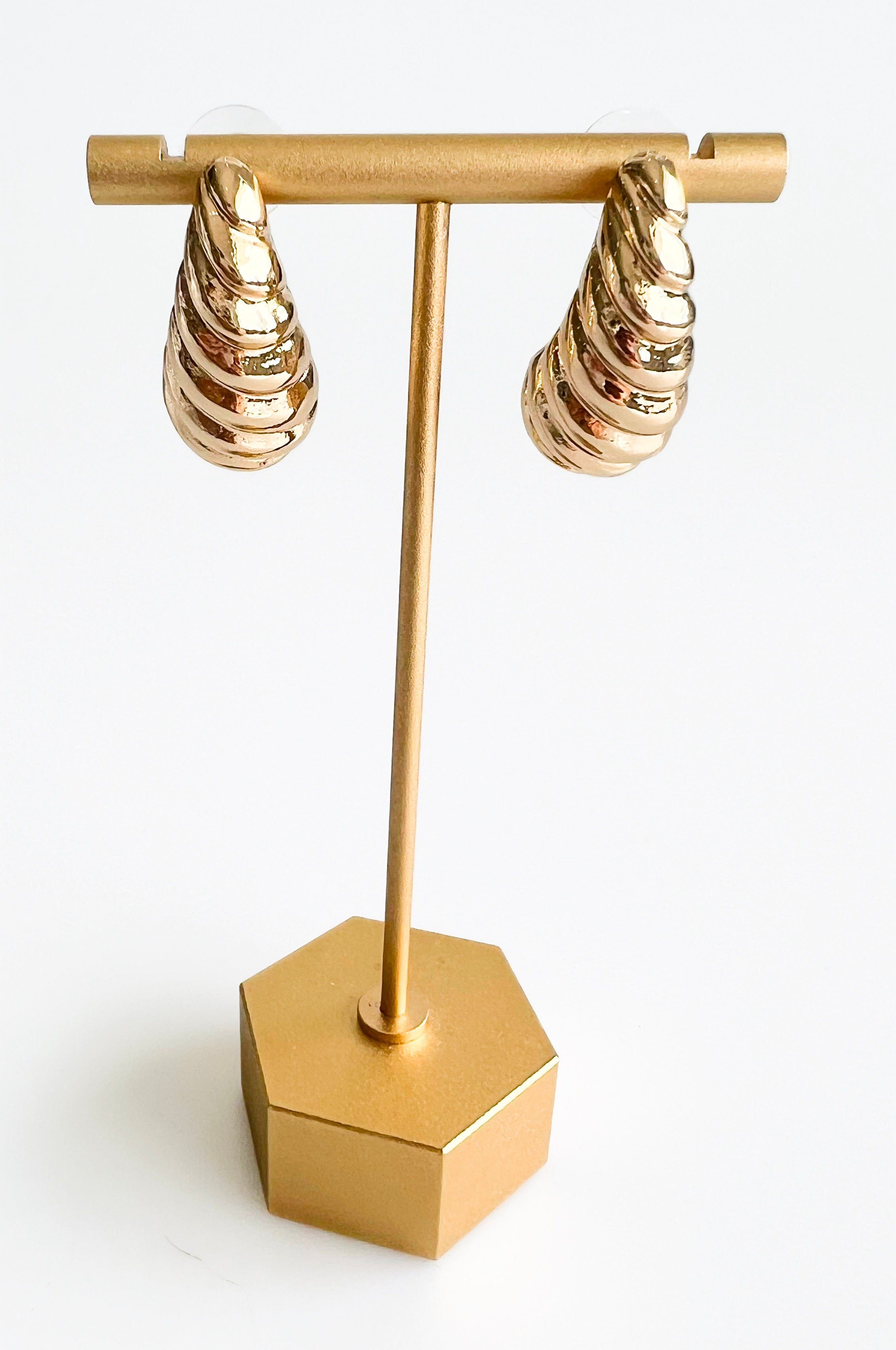 Seashell Earrings-230 Jewelry-NYW-Coastal Bloom Boutique, find the trendiest versions of the popular styles and looks Located in Indialantic, FL