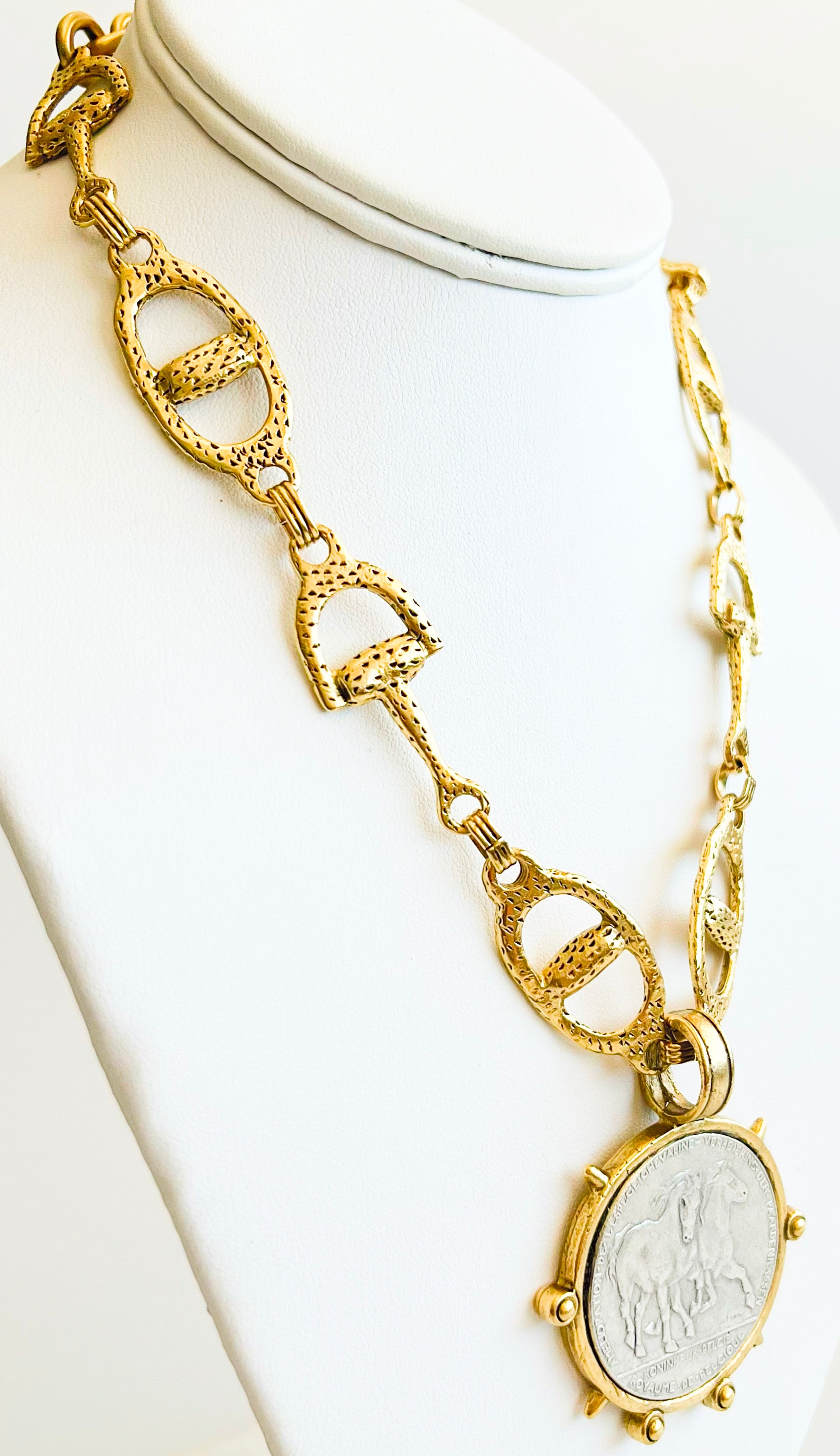 Chunky Horsebit Pendant Necklace-230 Jewelry-YOCHI-Coastal Bloom Boutique, find the trendiest versions of the popular styles and looks Located in Indialantic, FL