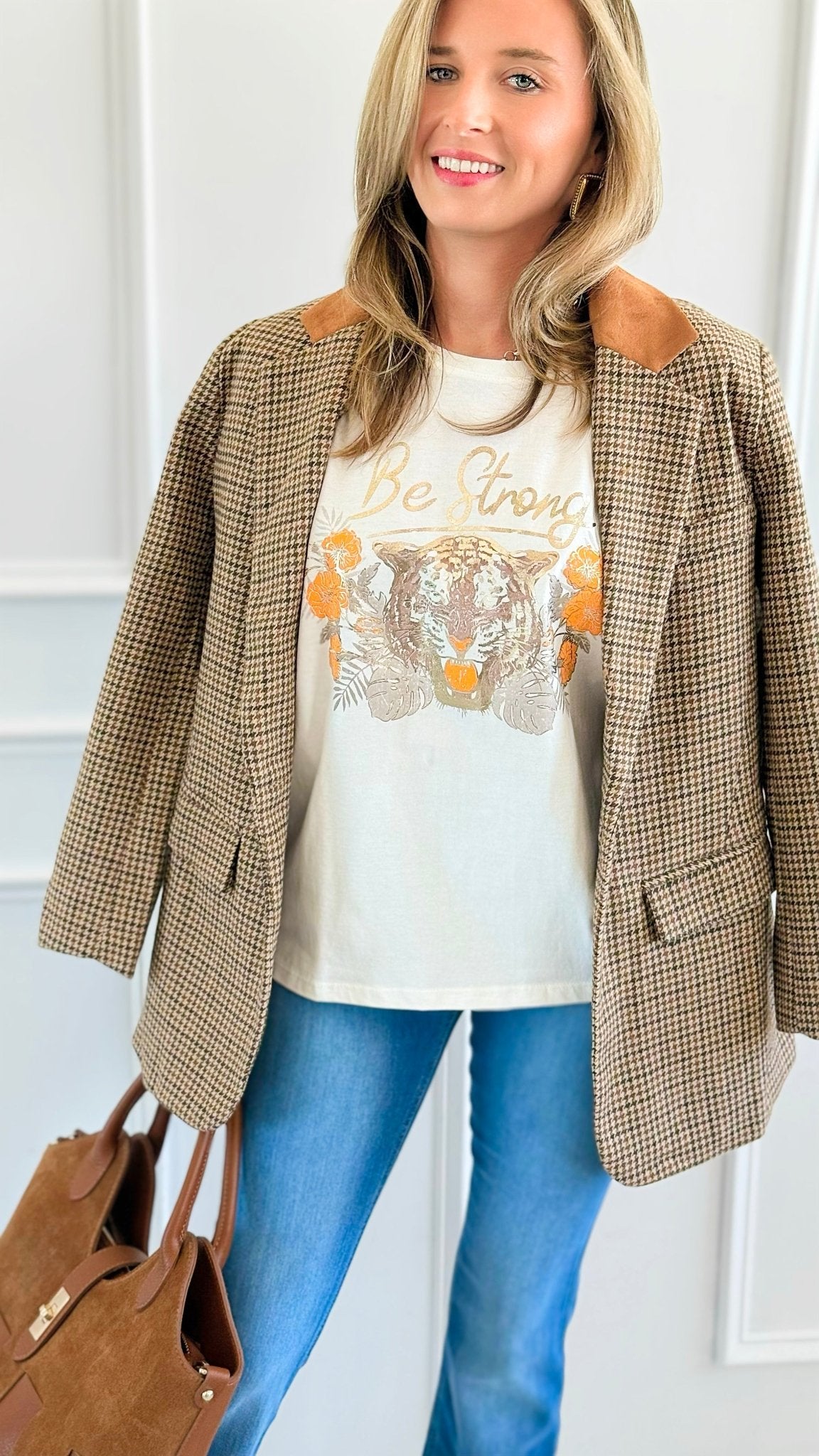 Be Strong Italian Graphic Tee-110 Short Sleeve Tops-FIRSTAGE-Coastal Bloom Boutique, find the trendiest versions of the popular styles and looks Located in Indialantic, FL