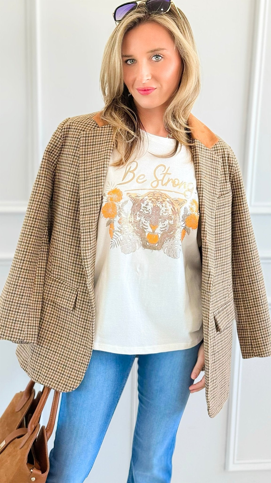 Be Strong Italian Graphic Tee-110 Short Sleeve Tops-FIRSTAGE-Coastal Bloom Boutique, find the trendiest versions of the popular styles and looks Located in Indialantic, FL