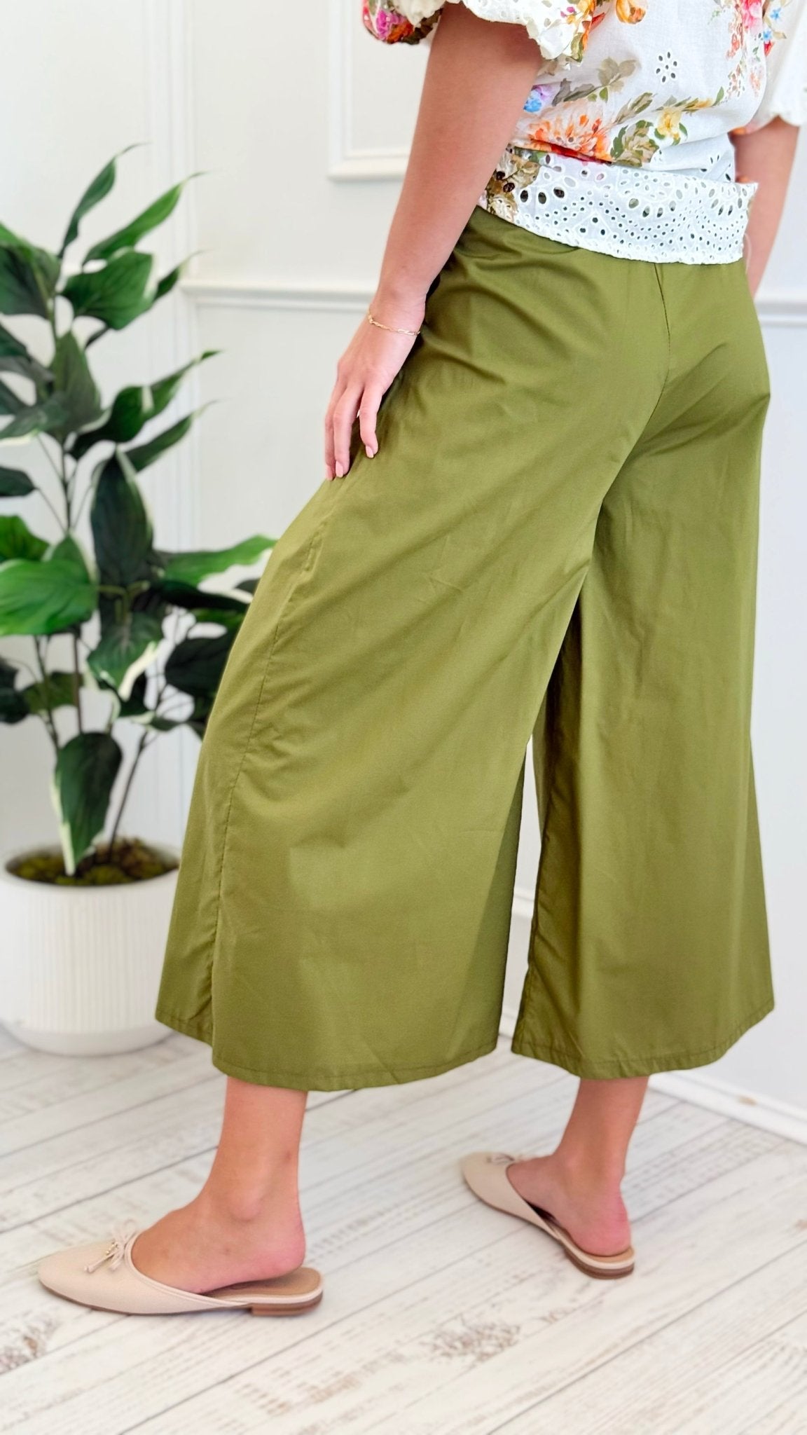Capri Belted Italian Pant- Pistachio