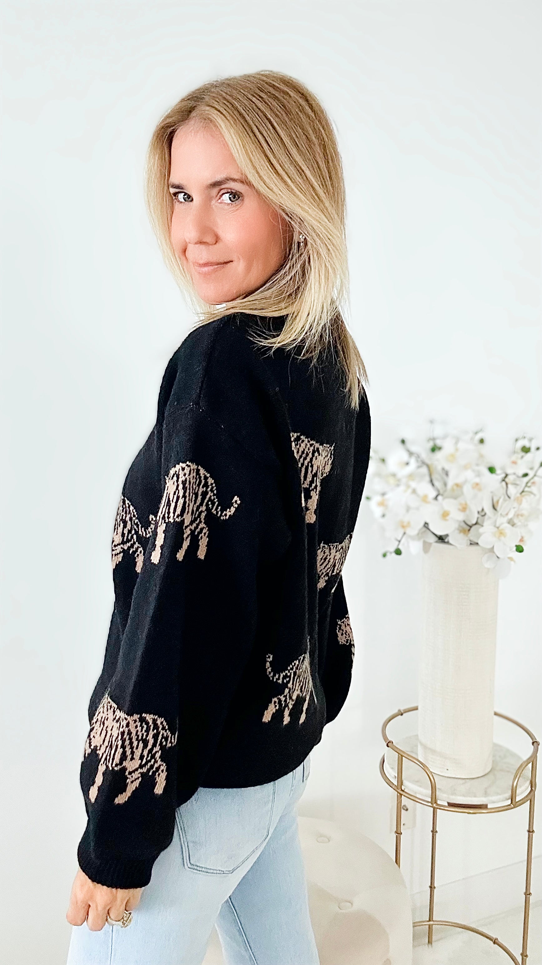 Plush Prowl Sweater - Black – Coastal Bloom