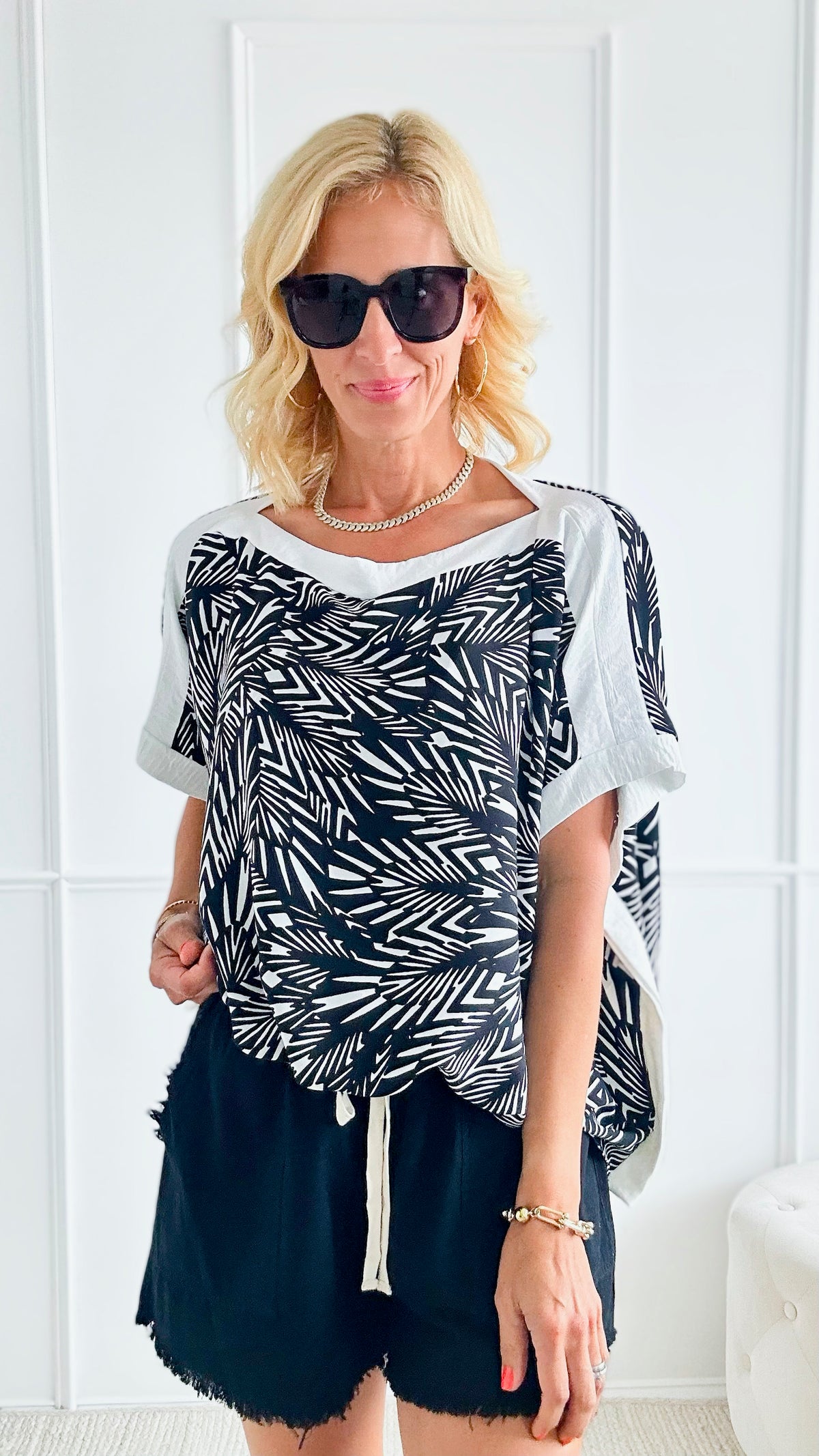 Feather Print Contrast Band Top-110 Short Sleeve Tops-TYCHE-Coastal Bloom Boutique, find the trendiest versions of the popular styles and looks Located in Indialantic, FL