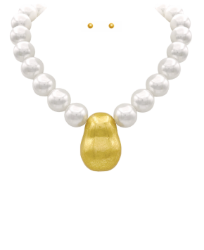 Pearl Teardrop Pendant Necklace