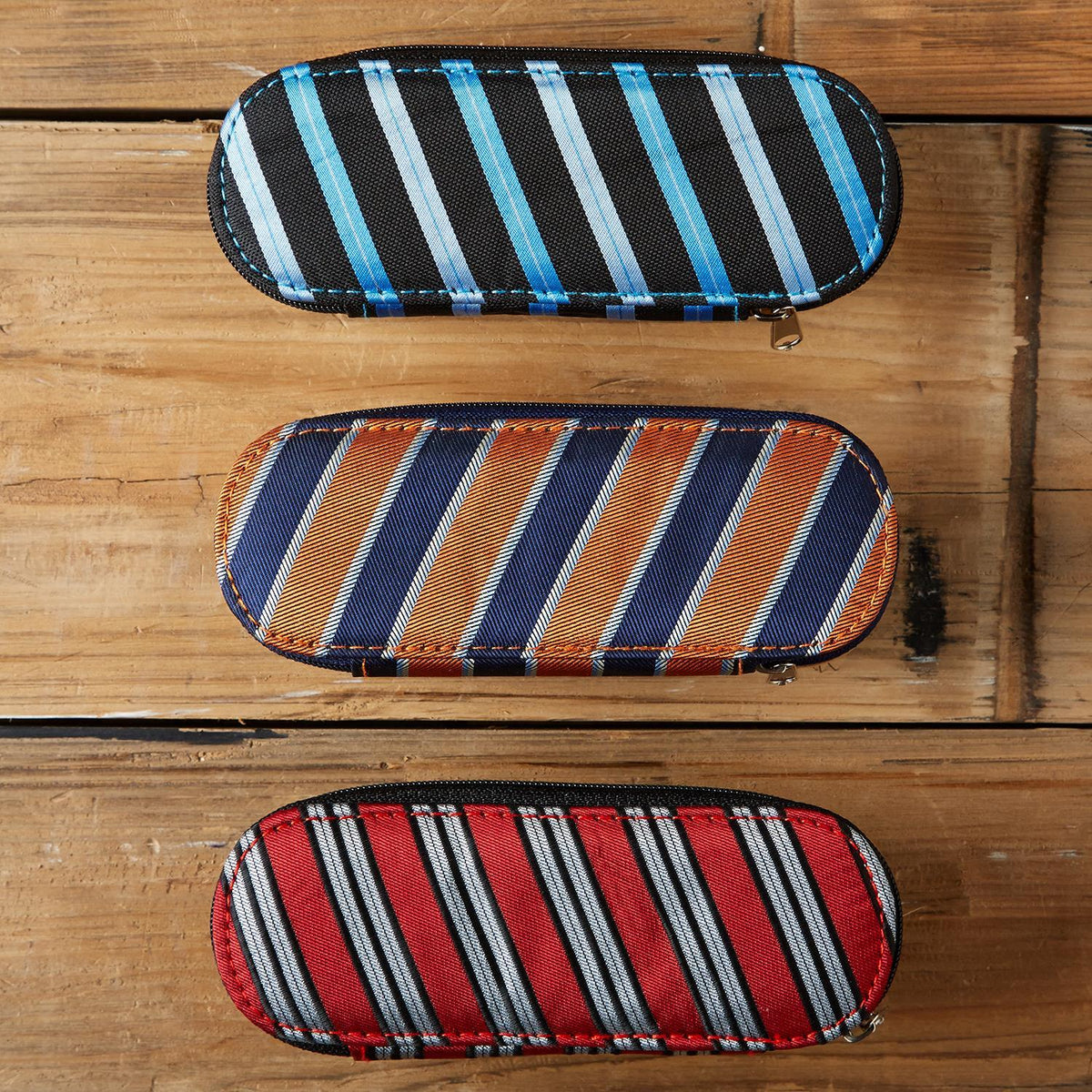 On-The-Go Mens Kit - Red-270 Home/Gift-Two's Company-Coastal Bloom Boutique, find the trendiest versions of the popular styles and looks Located in Indialantic, FL
