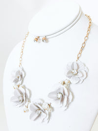 Flower & Pearl Necklace Set-230 Jewelry-Golden Stella-Coastal Bloom Boutique, find the trendiest versions of the popular styles and looks Located in Indialantic, FL